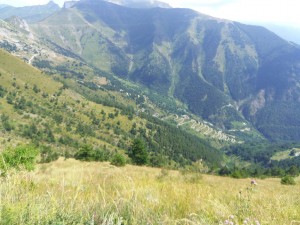 Al fondo las curvas imposibles del Tenda